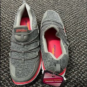 Womens Scetchers Tennis Shoes